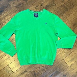 American Eagle Outfitters Green V-Neck Light Weight Sweater